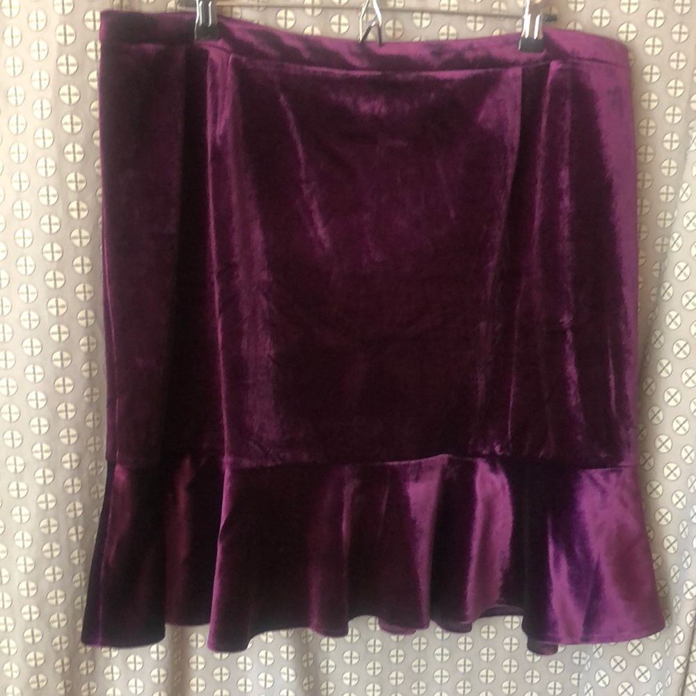 Nanette Lepore purple velvet skirt size 16w